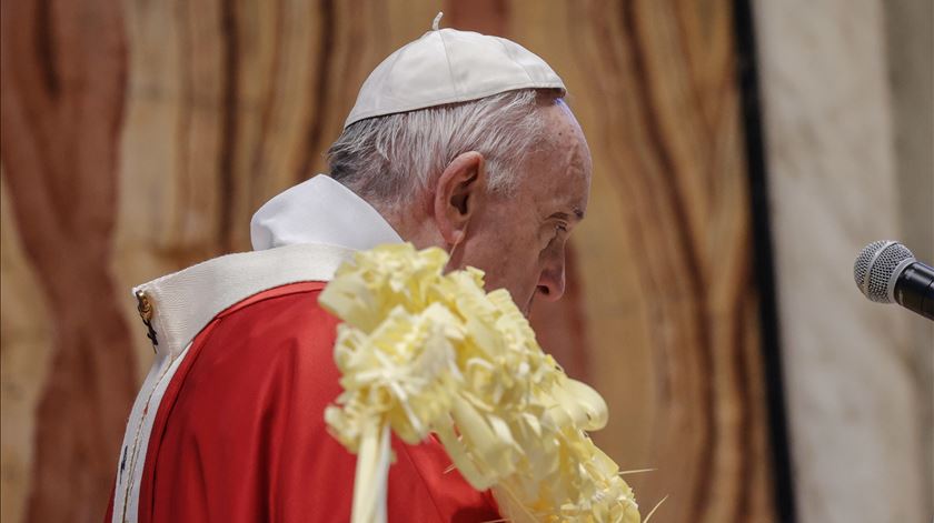 O mal "aproveita as crises para semear desconfiança, desespero e discórdia", diz Papa Francisco