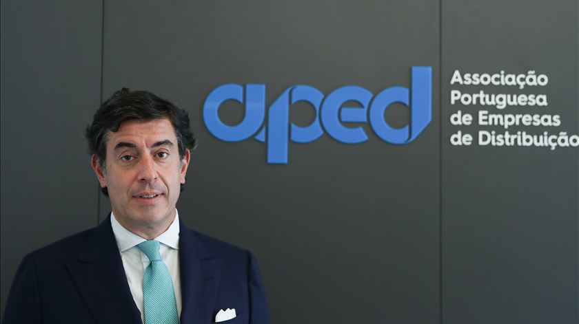 APED pede ao Governo para que mexa na fiscalidade dos combustíveis