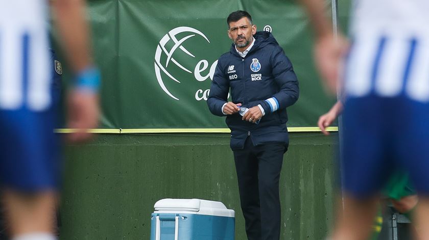 Sérgio quer eliminar o Chelsea, mas sem "demasiada sede para chegar ao pote"