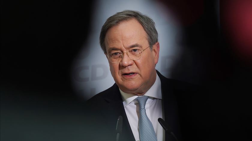 Conservadores alemães apresentam Armin Laschet a chanceler