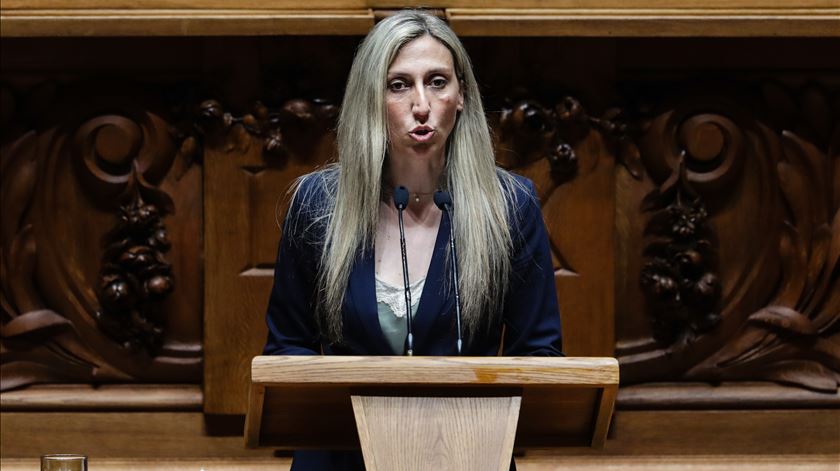Início do julgamento da deputada Cristina Rodrigues adiado para depois das legislativas