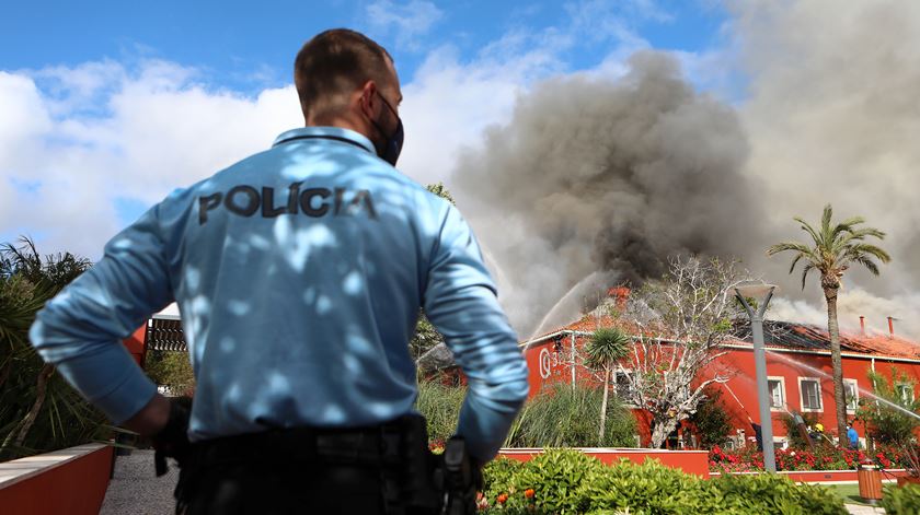Incêndio em edifício na Quinta da Fonte Oeiras Foto: António Pedro Santos/Lusa