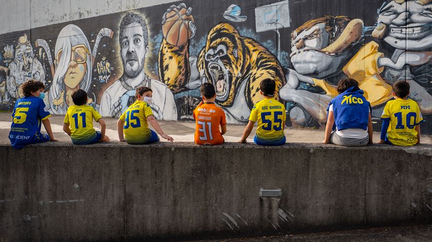 Covid-19. O ano de "estagnação" e "solidão" do futebol de formação durante a pandemia Covid-19. O ano de "estagnação" e "solidão" do futebol de formação durante a pandemia