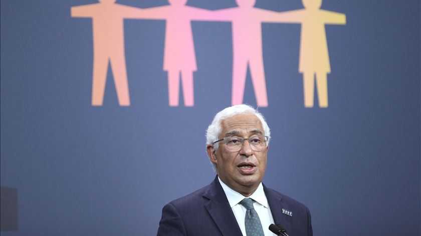 Costa promete “máxima prioridade” à legislação laboral