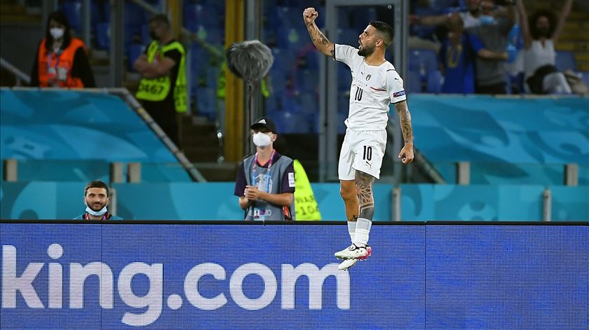 Insigne foi o rei dos desequilíbrios no jogo inaugural. Foto: Ettore Ferrari/Pool/EPA