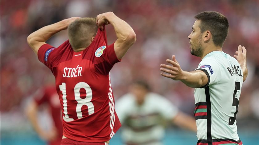 Guerreiro abriu a lata para Portugal devorar os húngaros