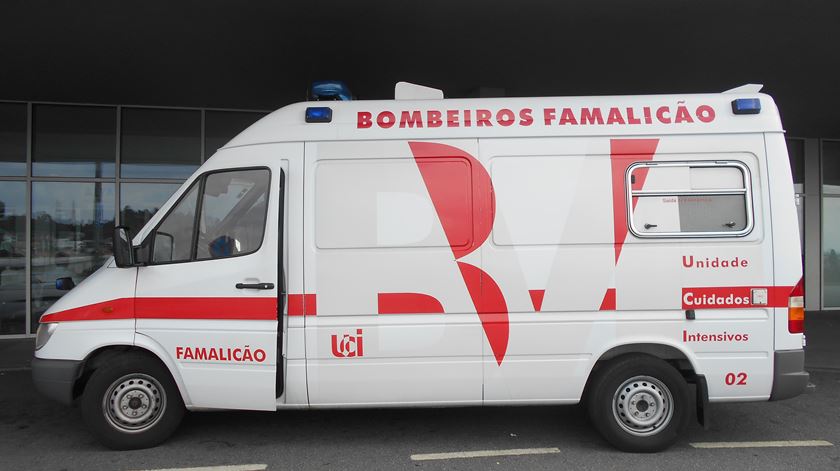 O rescaldo da situação foi assegurado pelos Bombeiros Voluntários de Famalicão. Foto: Flickr