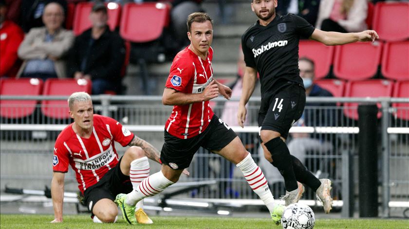 PSV cancela estágio em Espanha devido a surto de Covid-19 PSV cancela estágio em Espanha devido a surto de Covid-19