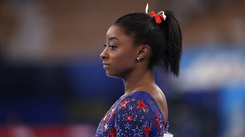 Ginástica. Simone Biles admite que desistiu da final por equipas devido a problemas emocionais