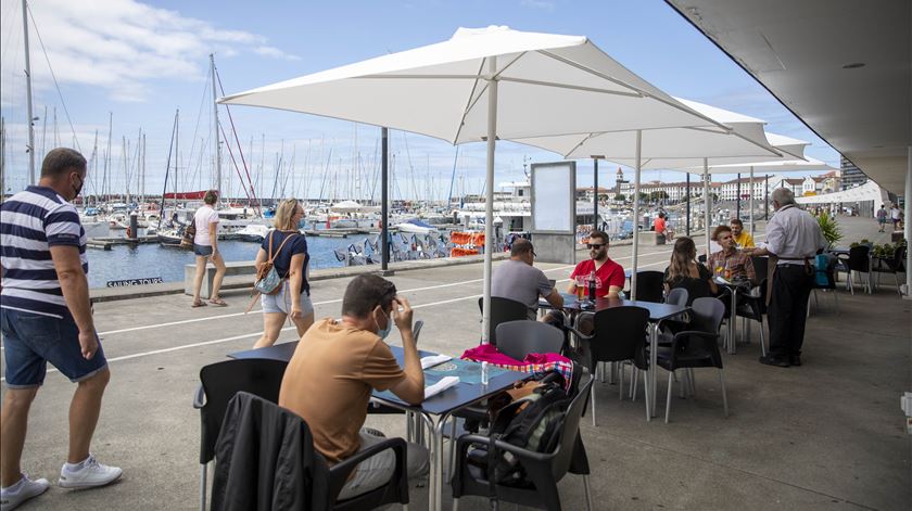 Covid-19. Açores batem recorde de casos horas antes de entrarem em contingência