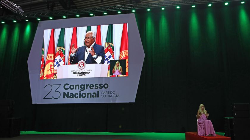 Costa promete mais apoios a jovens e erradicação da pobreza infantil