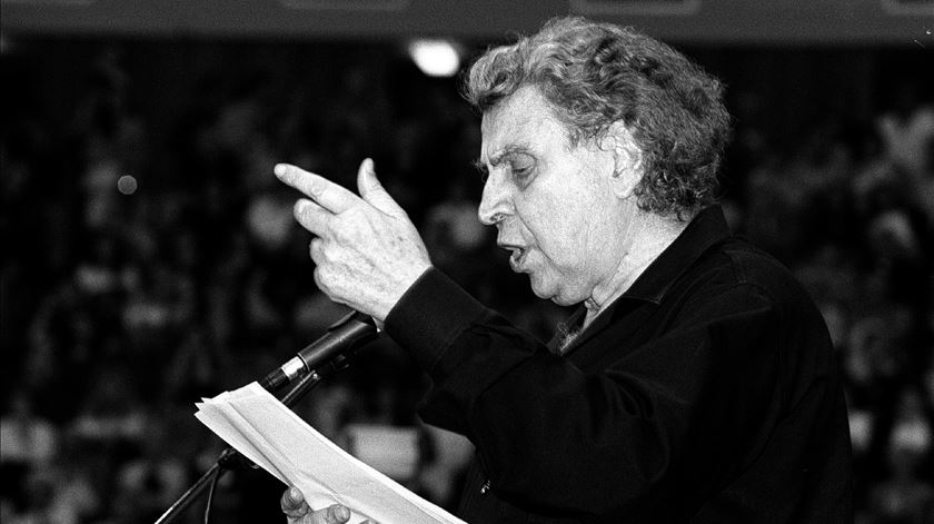 compositor grego Mikis Theodorakis Foto: Simela Pantzartzi/EPA