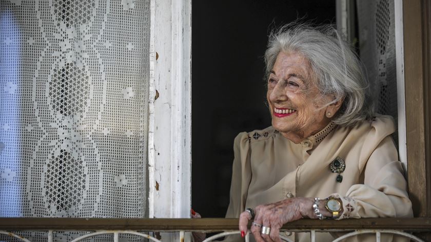 Eunice Muñoz despede-se dos palcos 80 anos depois da sua estreia