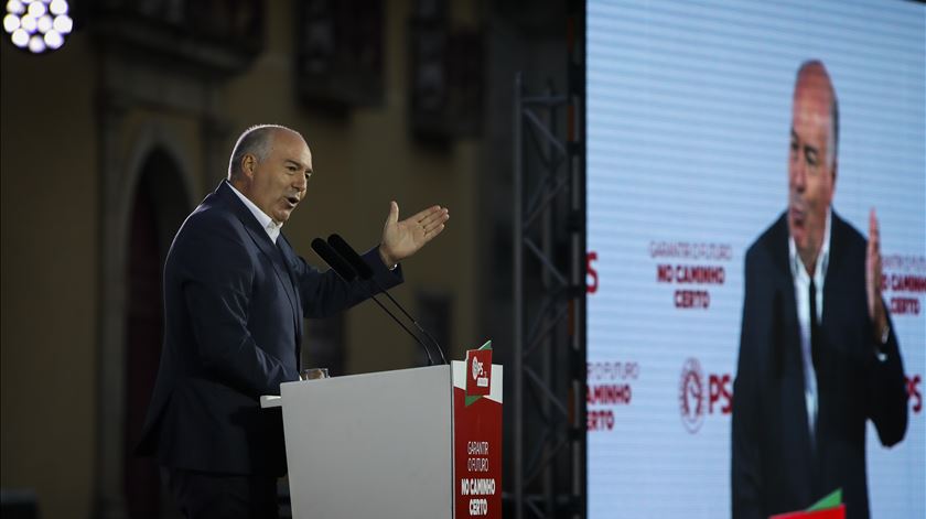 Câmara insta Governo a resolver salários em atraso em "call center" de Castelo Branco