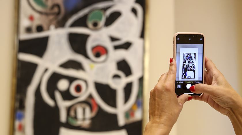 Serralves mostra obras de Miró em diálogo com artistas contemporâneos