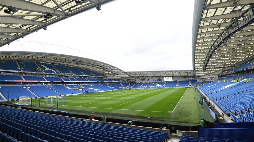 AMEX Stadium (Brighton &amp; Hove) - capacidade: 30.000 espectadores. Receberá um jogo dos quartos de final. Foto: Facundo Arrizabalaga/EPA