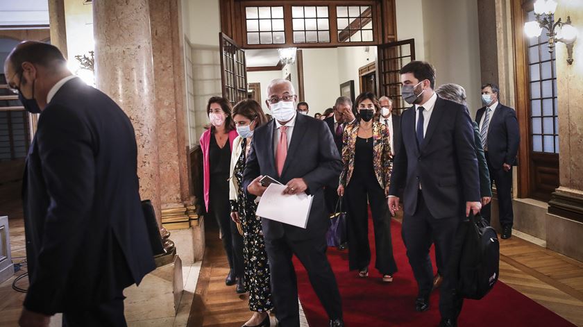 Costa não se demite e está disponível para governar em duodécimos
