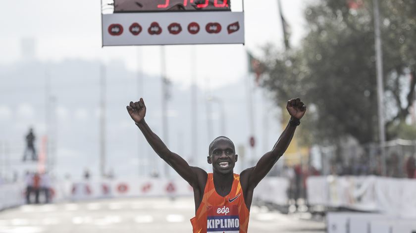 Jacob Kiplimo vem a Portugal para correr a Meia Maratona de Lisboa