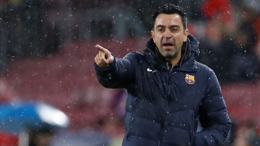 Xavi estreou-se como treinador na Liga dos Campeões Foto: Alberto Estevez/EPA