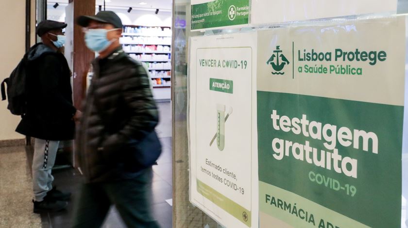 Médicos de três quartos acreditam que as farmácias podem reduzir a pressão no centro da saúde