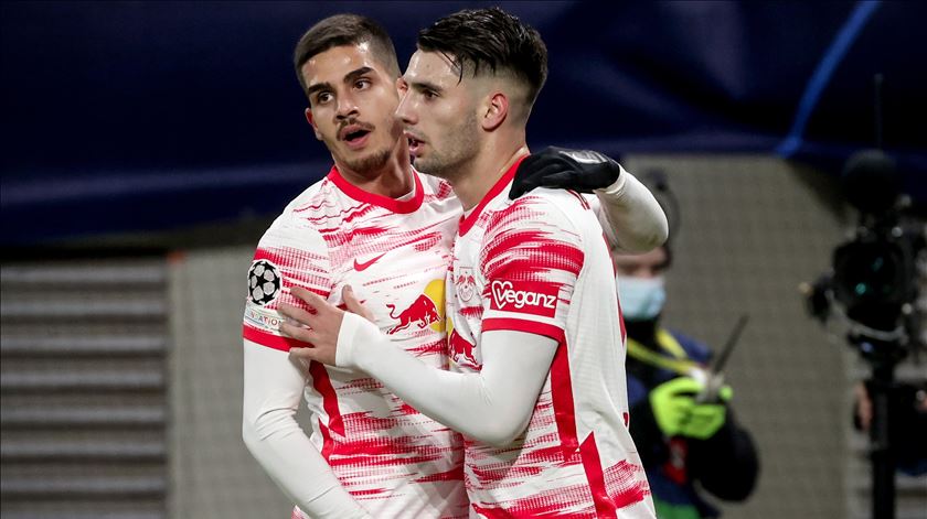 André Silva marca, Leipzig vence Manchester City e garante Liga Europa André Silva marca, Leipzig vence Manchester City e garante Liga Europa
