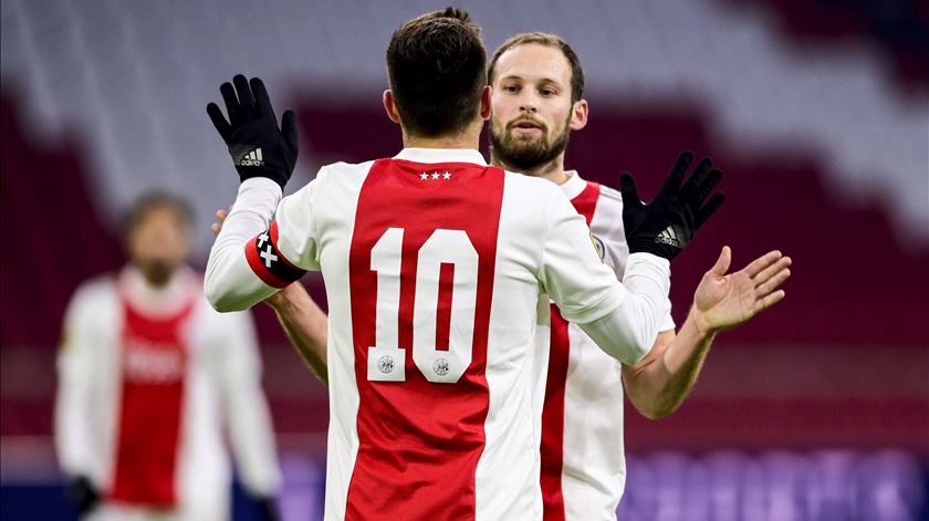 Covid-19. Ajax termina estágio em Portugal