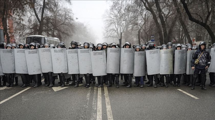 Crise no Cazaquistão faz subir preços do petróleo mas poupa urânio