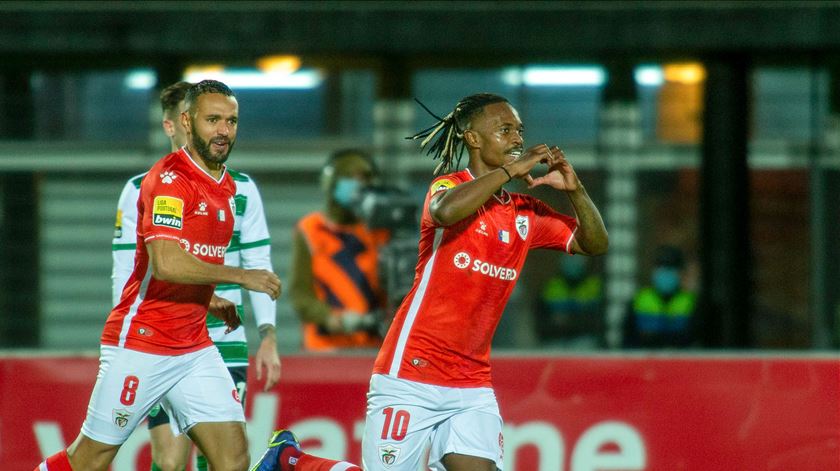 Lincoln foi o melhor em campo para a Renascença Foto: Eduardo Costa/Lusa