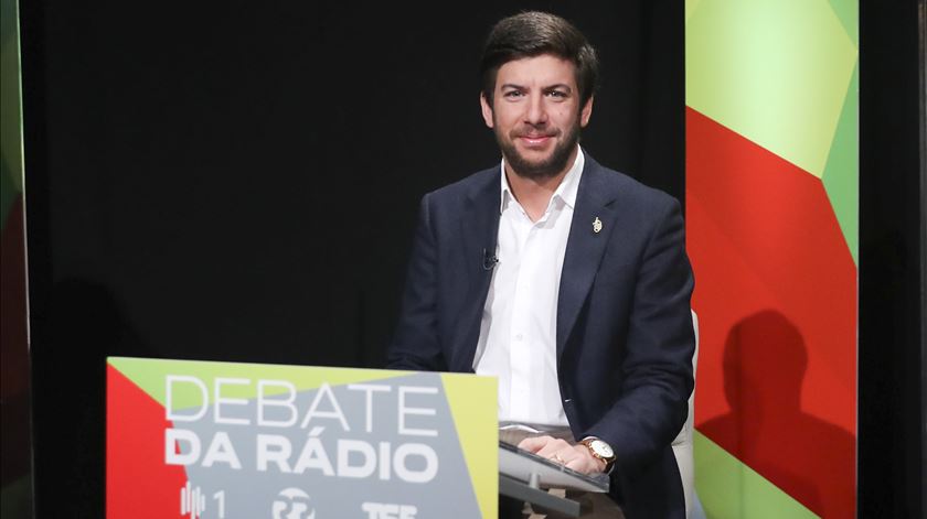 Francisco Rodrigues dos Santos não quer "casar" com António Costa