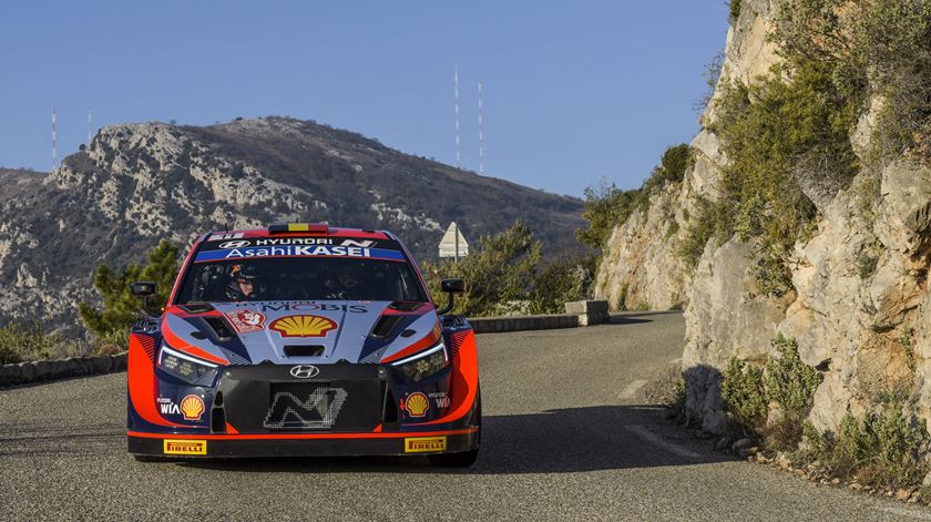 A Hyundai desiludiu no arranque da era híbrida do WRC Foto: EPA A Hyundai desiludiu no arranque da era híbrida do WRC Foto: EPA