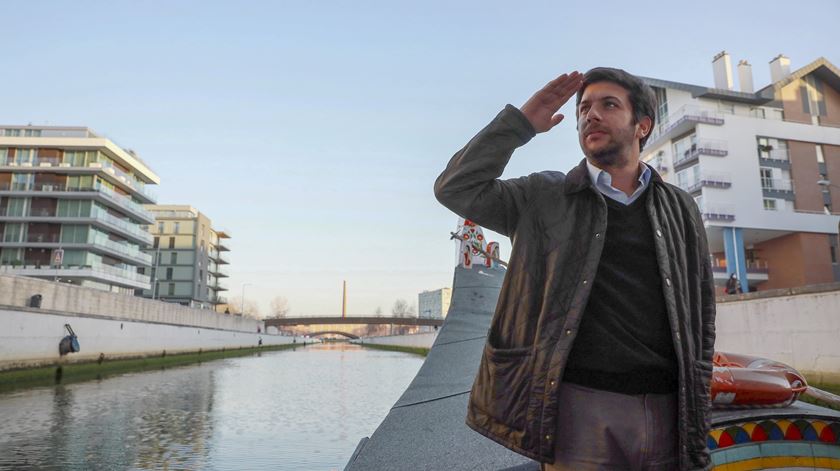 Líder do CDS-PP diz que PS já está a virar a página do "Costismo"