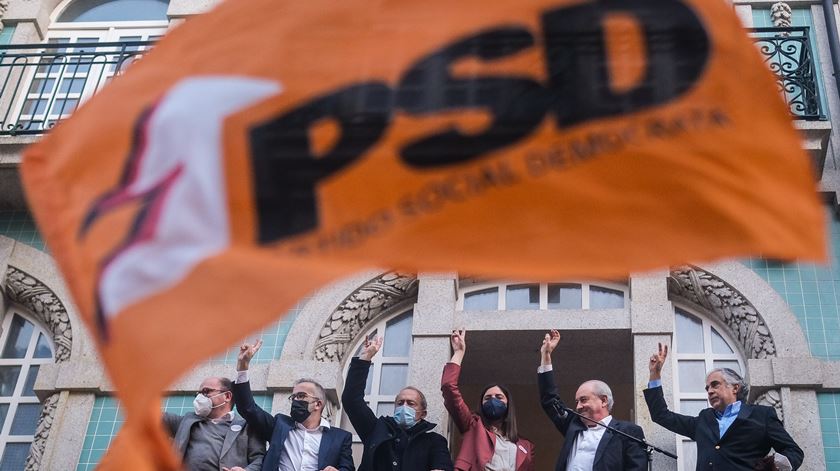 Resistir às "deturpações" e colagem ao Chega. Rio passou campanha no pingue-pongue com Costa