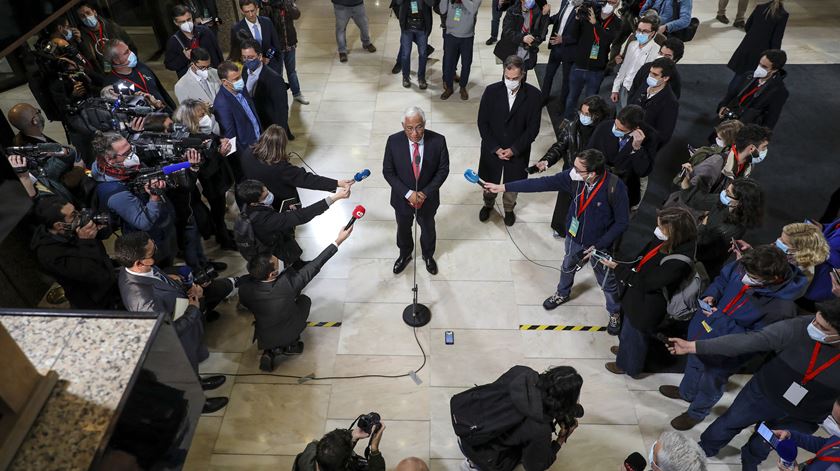 Costa cauteloso com a maioria absoluta. "É uma cenário extremo, não será previsível"