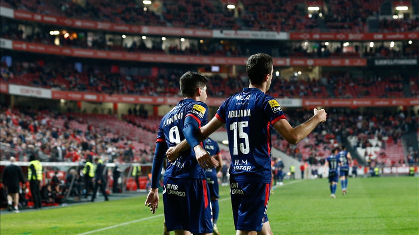 Assobios e lenços brancos. Benfica perde com o Gil Vicente e fica a 12 pontos do líder Porto