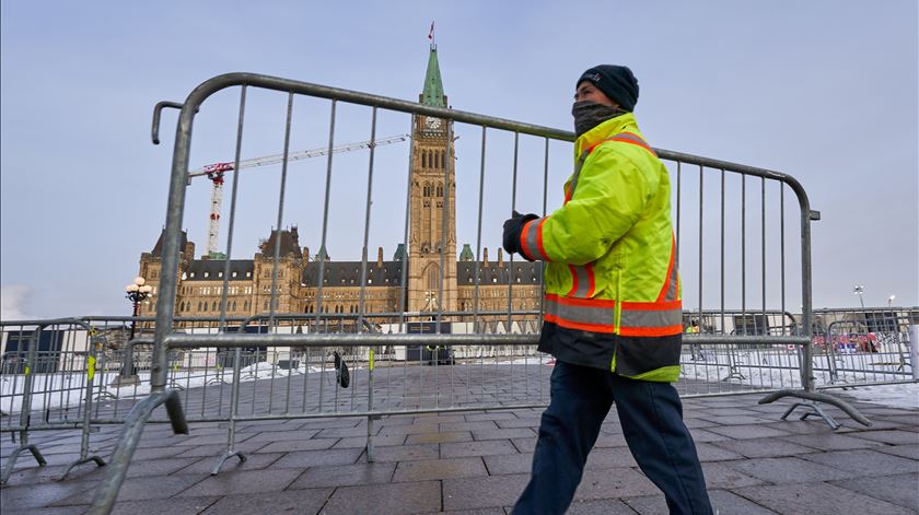 Canadá prepara-se para invasão militar dos EUA com táticas de milícia