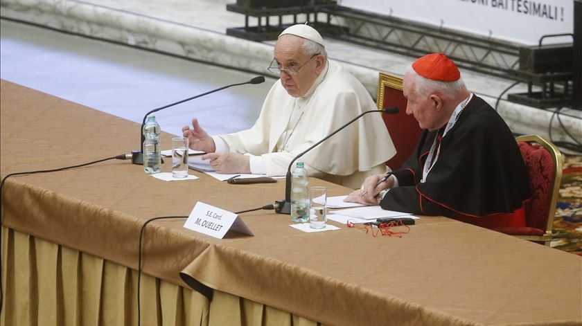 Lugar dos sacerdotes é “no meio das pessoas”, diz Papa