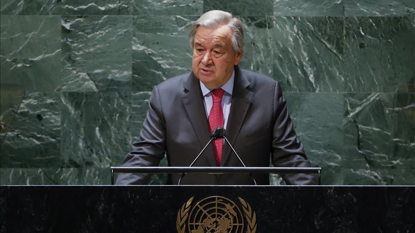 ONU aprova resolução a condenar invasão da Ucrânia e exige retirada russa ONU aprova resolução a condenar invasão da Ucrânia e exige retirada russa