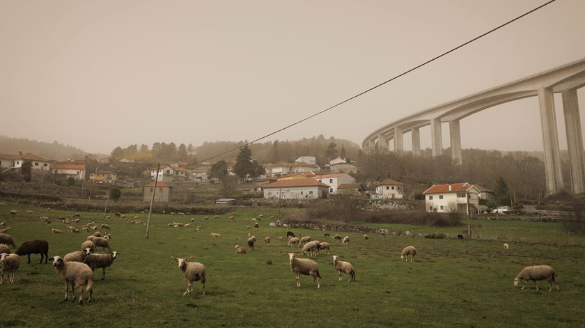 Vila Pouca de Aguiar também acordou com uma nuvem de partículas. Foto: Pedro Sarmento Costa/Lusa