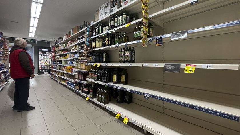 Exportações diminuem 5,7% e importações aumentam 2,4% em abril