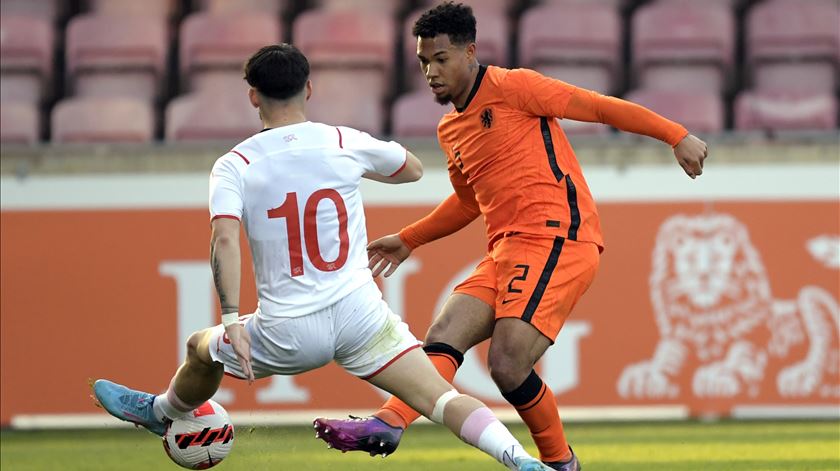 Van Ewijk é internacional sub-21 pelos Países Baixos. Foto: Gerrit Van Keulen/EPA