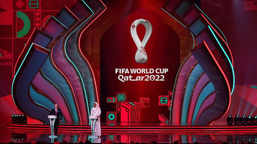 Mundial do Qatar. "Toda a gente é bem-vinda", mas há hotéis que vetam entrada a homossexuais