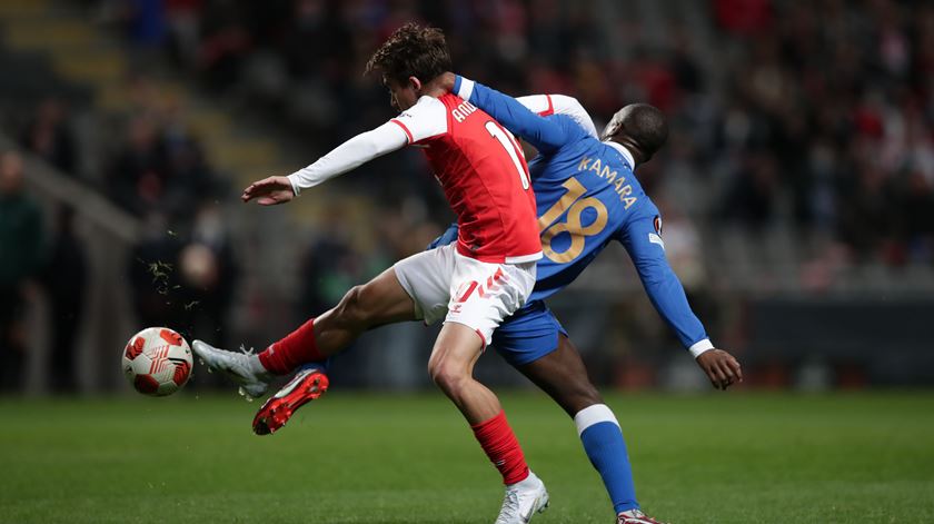 André Horta e Kamara durante o Sp. Braga - Rangers. Foto: Estela Silva/Lusa