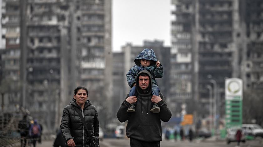 Mariupol a cidade mártir do sul da Ucrânia. Foto: Sergei Ilnitsky/EPA