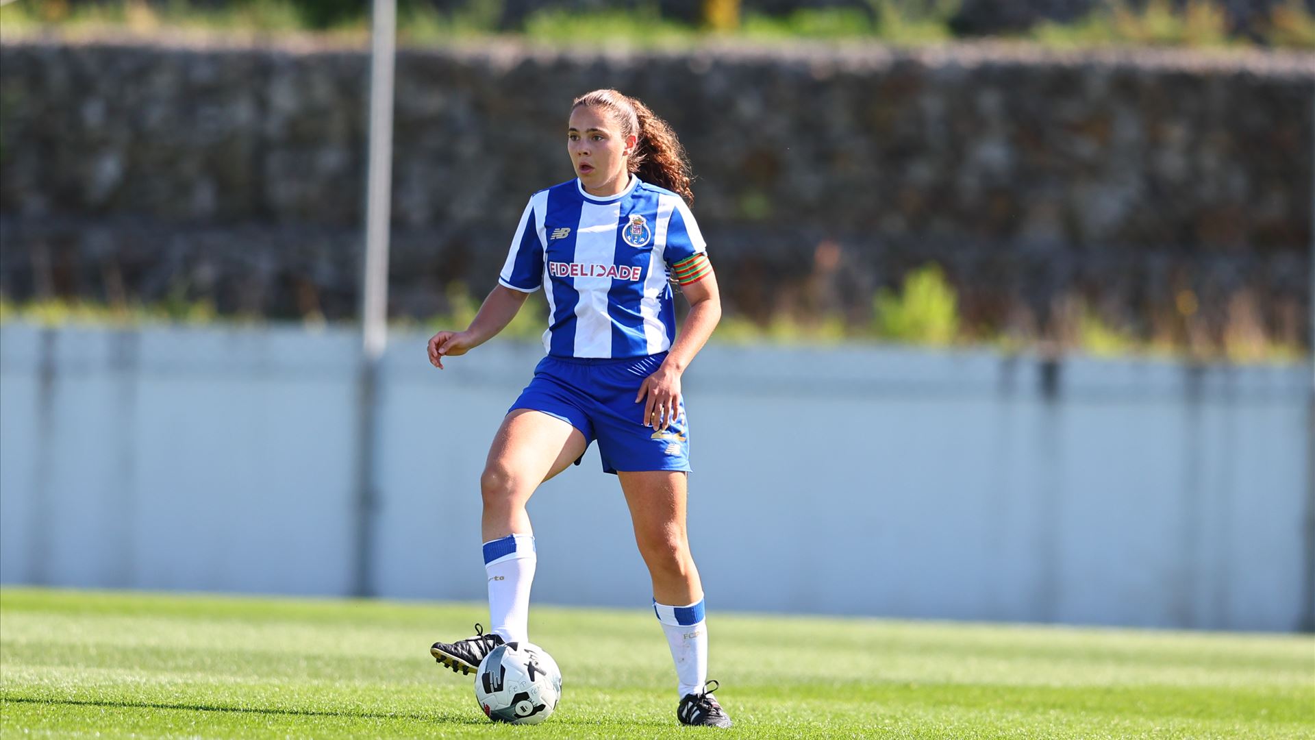 Joana Ferreira via finais da Taça como adepta, agora vai jogar o primeiro Porto-Benfica. 