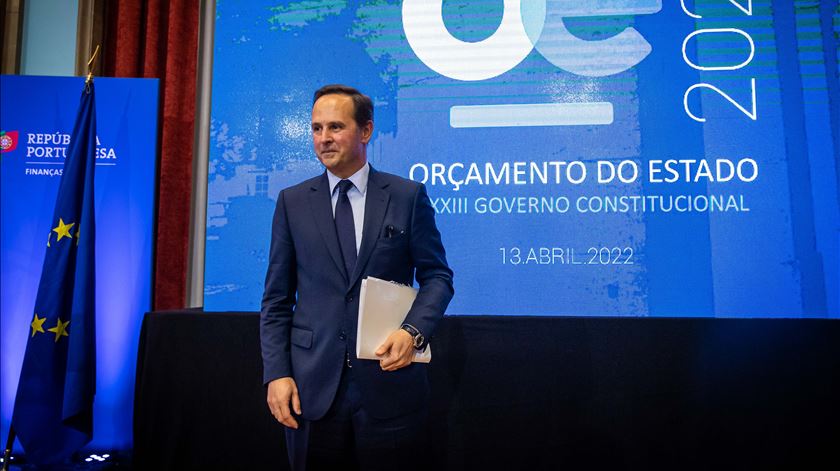 O essencial do Orçamento. Apoios às famílias, pensões, inflação de 4% e alívio no IRS