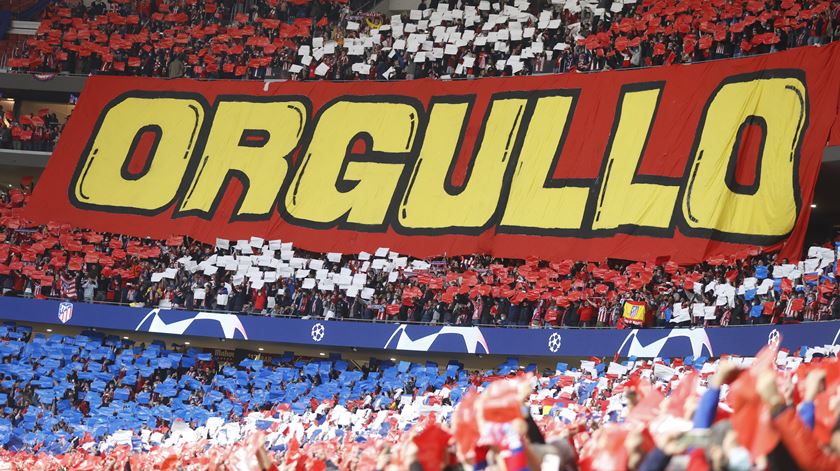 Coreografia no Wanda Metropolitano. Foto: Sergio Perez/EPA