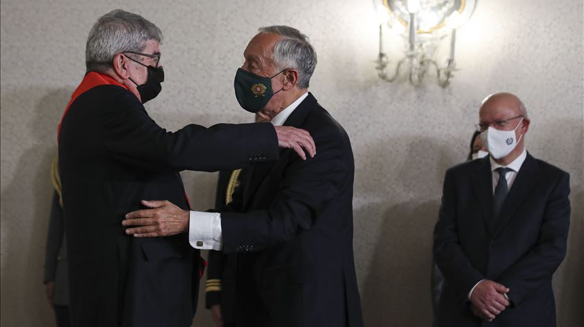 Dois "negacionistas" condenados a multa por chamarem pedófilo a Ferro Rodrigues