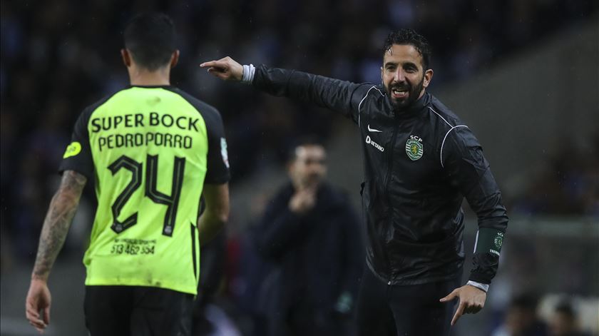 Interesse do Tottenham. Amorim só se vê a treinar Porro de novo se o Sporting o comprar