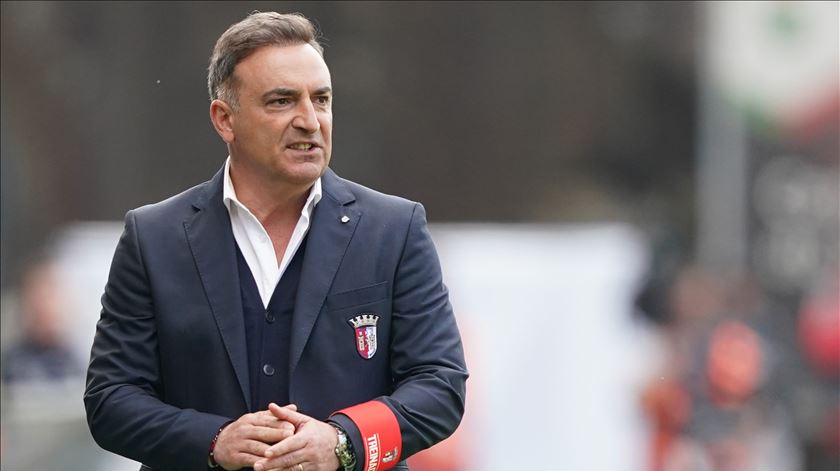 "Como se nunca tivesse saído". Carvalhal "cheio de coragem" no regresso a Braga
