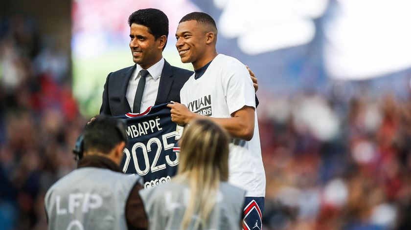PSG responde a Mbappé e reclama 180 milhões de euros em tribunal